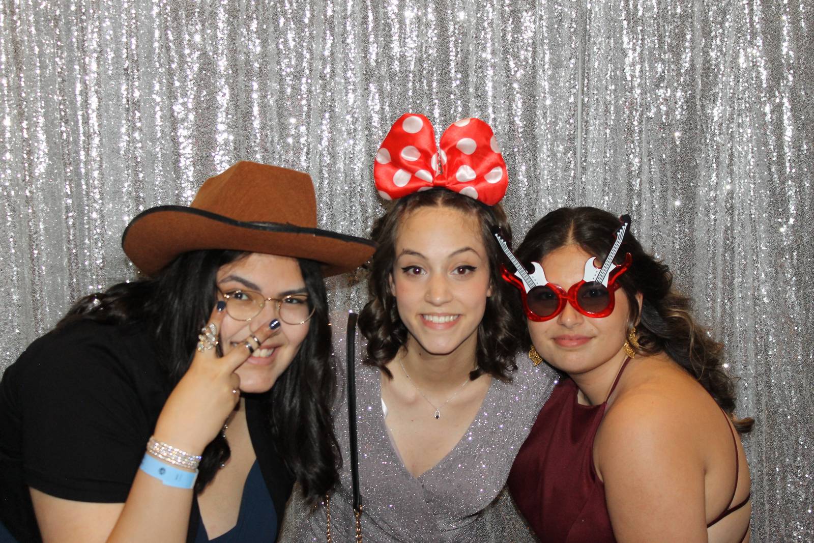 Read more about the article Photo Booth Options for Toronto Bar Mitzvahs